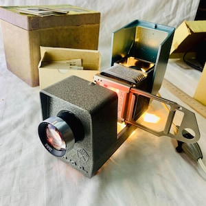 Tested Stylish Retro slide projector diaprojector projection optical device filmoscope FED ETUDE Lens T-3 for slide show gift collection