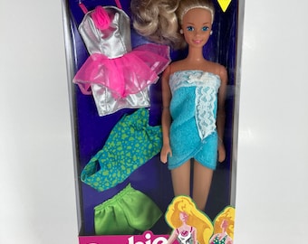 1992 Fun-to-Dress Barbie Fashion Gift Set