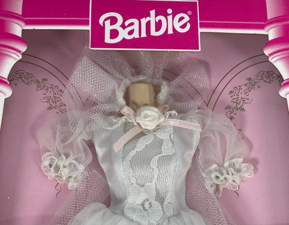 barbie clothes wedding dress Barbie Wedding Fashion Pack, Set with Bridal Dress & 5 Accessories, Doll Clothes