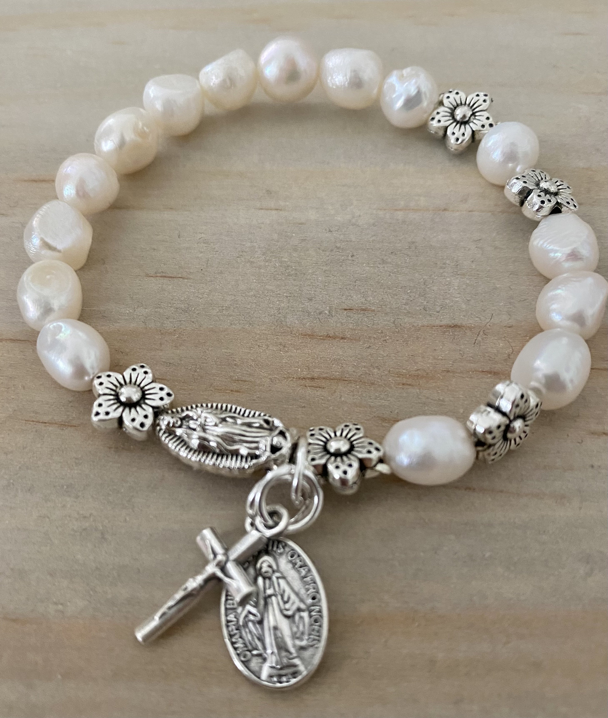 Rosary Bracelet - Women - Stretch Bracelet - Our Lady of Guadalupe - Small Cross