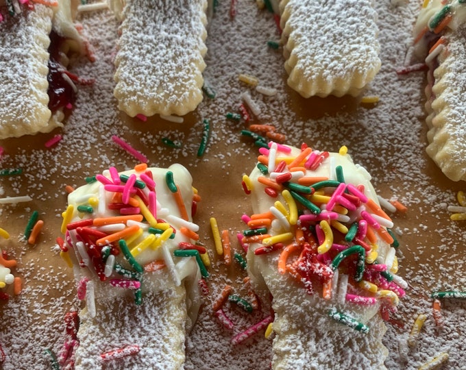 Italian jam Cookies with white chocolate