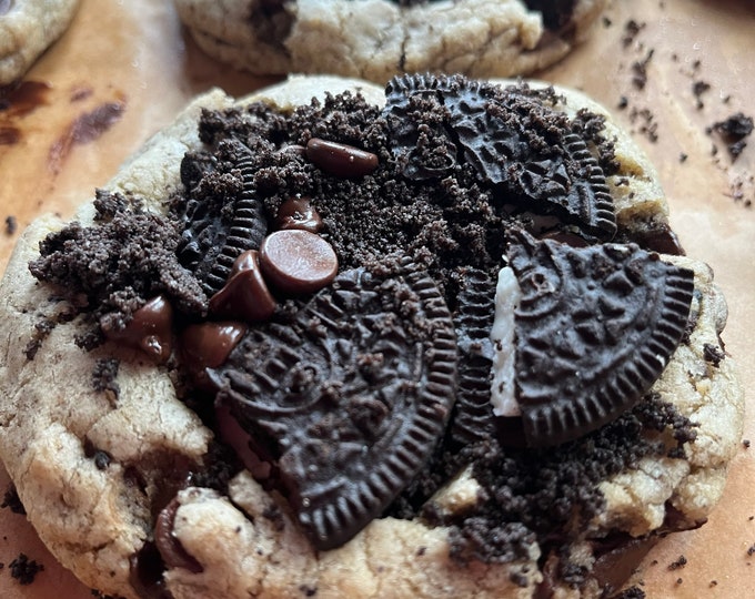 Extra Large Chocolate Chip Oreo Cookies
