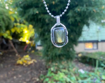 Colgante de labradorita