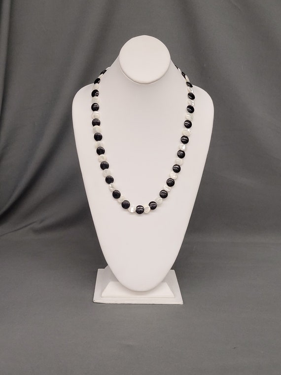 Vintage Mother Of Pearl & Black Bead Art Deco Nec… - image 1
