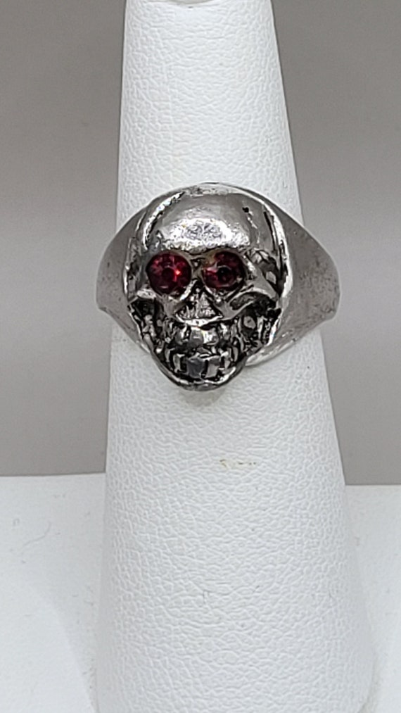 Vintage Skull Silver Tone Ring w/Red Crystal Eyes 