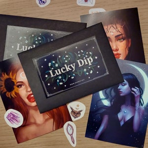 Pequeno Lucky Dip / Art Grab Bag / Arte misteriosa e envelopes de bruxa cheios de coisas de arte e papelaria.