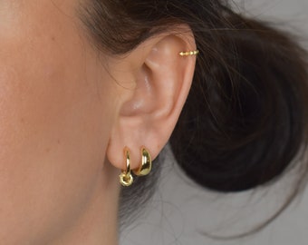Créole avec pendentif CZ * boucles d'oreilles en filigrane couronne de zircone * créole CZ or * boucle d'oreille suspendue * mini créole or * boucles d'oreilles avec pendentif