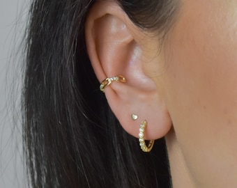 heart ear studs gold * tiny ear studs * small ear studs * tiny gold studs * minimalist * dainty studs * heart jewellery * thin studs gold