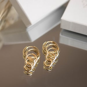 Dainty Creole Gold Piccoli orecchini a cerchio Fine orecchino d'argento Orecchini d'oro Creolo d'argento Argento Sterling Orecchino d'argento immagine 6