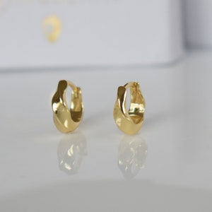 delicate hoop gold * small twisted hoop earrings * fine earring * gold earrings * Gold hoop *sterling silver * dainty earring gold