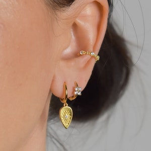 Ear Cuff * dainty Ear Cuff gold * CZ silver Ear Cuff * tiny silver cuff * minimalist *non-pierced Ear Cuff *Huggie CZ Ear Cuff *gold jewelry