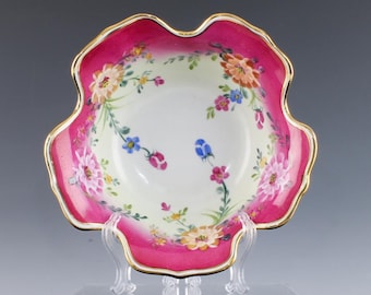 BEAUTIFUL Vintage Hand Painted Limoges France French Porcelain Centerpiece Display Bowl ~ Would make a very special gift !