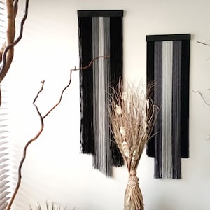 Handgefertigter Makramee-Wandteppich: Moderne Faserkunst für Boho Home Decor - Sonderanfertigungen verfügbar, Makramee-Wandhänger