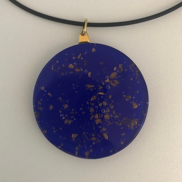 Pendentif rond en verre de Murano bleu cobalt avec aventurine - Pièce unique !