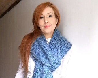 Winter Wool Oversize Scarf in Blue, Chunky Hand Knit Scarf, Blue Chunky Scarf, 100% Wool Wrap Scarf, Christmas Unisex Wool Scarf Extra Long