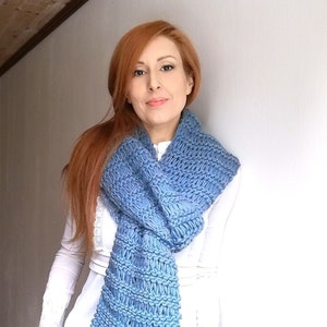 Winter Wool Oversize Scarf in Blue, Chunky Hand Knit Scarf, Blue Chunky Scarf, 100% Wool Wrap Scarf, Christmas Unisex Wool Scarf Extra Long