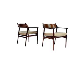 Pair of Bicuda Armchairs, Joaquim Tenreiro, 1960s - Brazilian Jacaranda and leather.