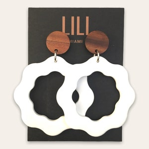 White flower hoop earrings, white clay handmade earrings, white polymer clay earrings