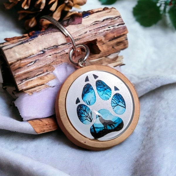 Médaille gravée pour chien en bois et cabochon -Empreinte de loup 3cm