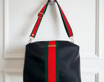 Borsa Bauletto DIANA donna ecopelle nera – borsa fatta a mano artigianale – Bauletto capiente con banda a righe verde-rosso – Made in Italy