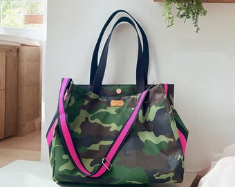Borsa shopper camouflage mimetica donna – personalizzabile con banda e iniziali ricamate – tessuto tecnico impermeabile – Made in Italy