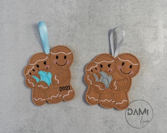 Family Gingerbread men Christmas 2021 tree ornament, First Christmas as a family tree decoration, new baby announcement