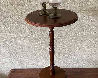 Vintage wooden plant table or side table with round legs