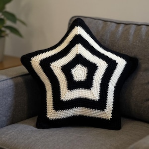 Patrón de almohada de estrella tejida a crochet, diseño en blanco y negro (descarga digital)