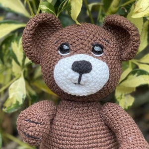 Orsetto di peluche/Giocattolo di peluche/Modello marrone/Braccia e gambe mobili/Giocattolo seduto Amigurumi/Divertimento giocoso/Animale della foresta