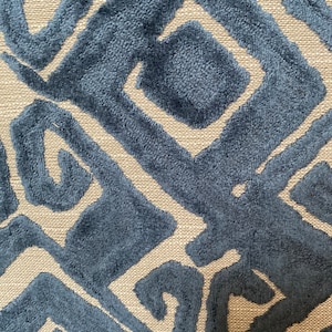 Blue//beige//cut chenille//linen//geometric//decorative throw pillow//pillow cover//