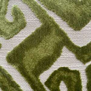 Green//cut chenille//custom made//pillow cover//zipper//decorative pillow cover