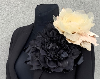 Shoulder corsage set oversized Extra large flower brooch pin black and creamy