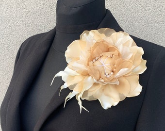 6 in large flower brooch off-white Shoulder corsage ivory