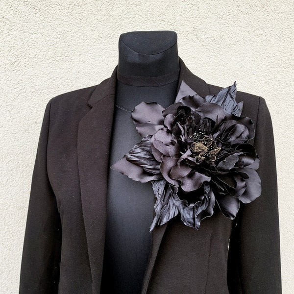 Shoulder corsage oversized Extra large flower brooch pin black