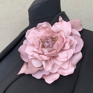 Dusty pink extra large flower brooch Oversized shoulder corsage pin