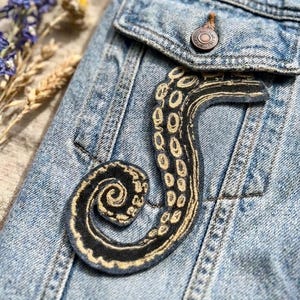 Cthulhu octopus tentacle denim patch Kraken nautical Iron-on / Sew-on appliqué for jackets and bags Hand-painted
