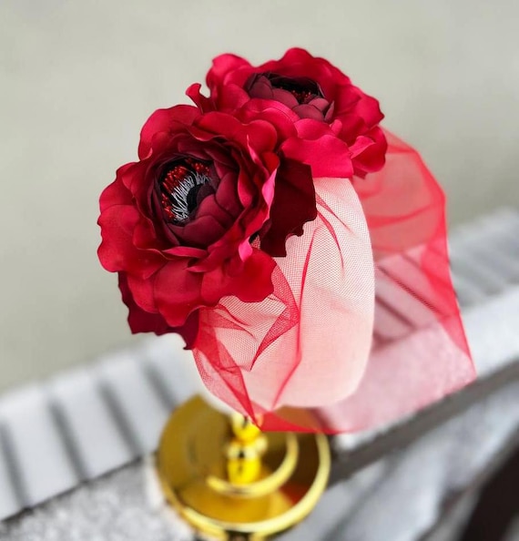 Red Fascinator Headband Short Veil Bachelorette Hatinator  display picture 1