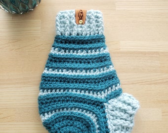 Mini and Me mitten, digital crochet pattern only, adult and child mitten, double mitten, hand holding mitt. Novely mitten pattern.