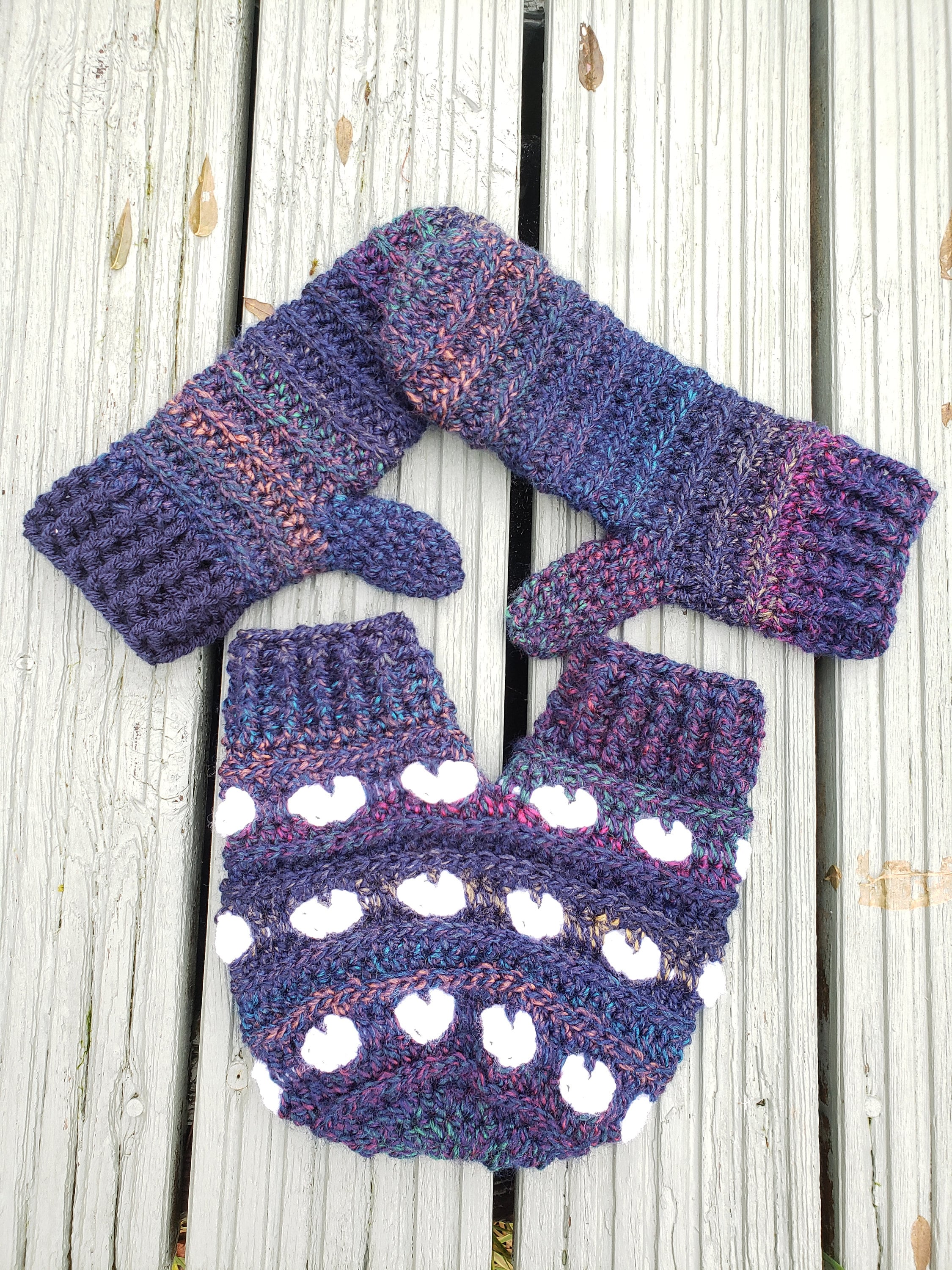 39 Crochet Mittens with Ornaments, Fingerless Mitts, and Baby Sets 33 Crochet Couples Mitten