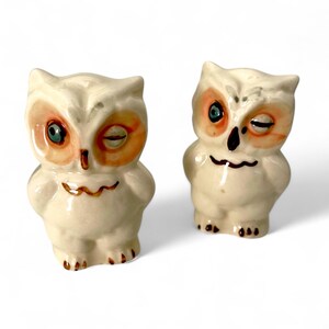 Vintage 1930s Owl Salt and Pepper Shakers / Shawnee Pottery / kitschy midcentury kitchen decor
