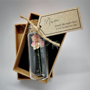 Bellissimo sughero per bottiglia con messaggio rosa sormontato da etichetta - Festa della mamma - Ricordo - Se la mamma fosse come i fiori ti sceglierei - Damigella d'onore - Nascita