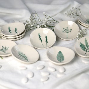 Customizable favors, handmade ceramic plates with imprinted flowers and leaves, handmade favors, READ THE DESCRIPTION image 6