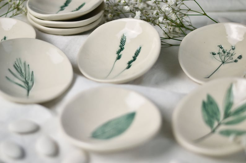 Customizable favors, handmade ceramic plates with imprinted flowers and leaves, handmade favors, READ THE DESCRIPTION image 4