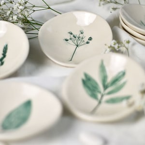 Bomboniere personalizzabili, Piattini di ceramica fatti a mano con fiori e foglie impresse, bomboniere fatte a mano, LEGGI LA DESCRIZIONE