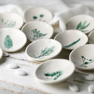 Customizable favors, handmade ceramic plates with imprinted flowers and leaves, handmade favors, READ THE DESCRIPTION image 7