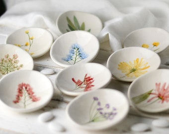 Anpassbare Gastgeschenke, handgefertigte Keramikteller mit aufgedruckten Blumen und Blättern, handgefertigte Gastgeschenke, LESEN SIE DIE BESCHREIBUNG