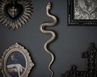 Gothic Wohndekor: Einzigartige handgefertigte Champagner Gold Schlange Wandskulptur Kunst