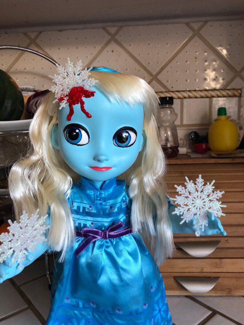 bizarre fairytale dolls image 3