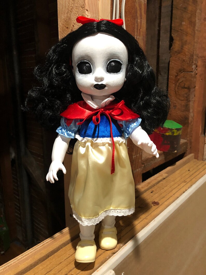 bizarre fairytale dolls image 1