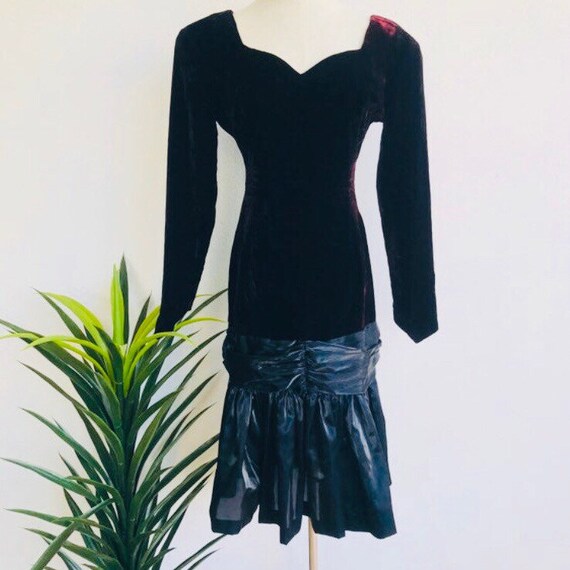 1980s Vintage Velvet Women’s Dress Retro Crushed V